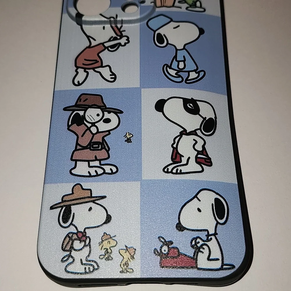 Brand new Apple IPhone 🍎 15 Pro Max Peanuts Snoopy soft Silicone Phone Case